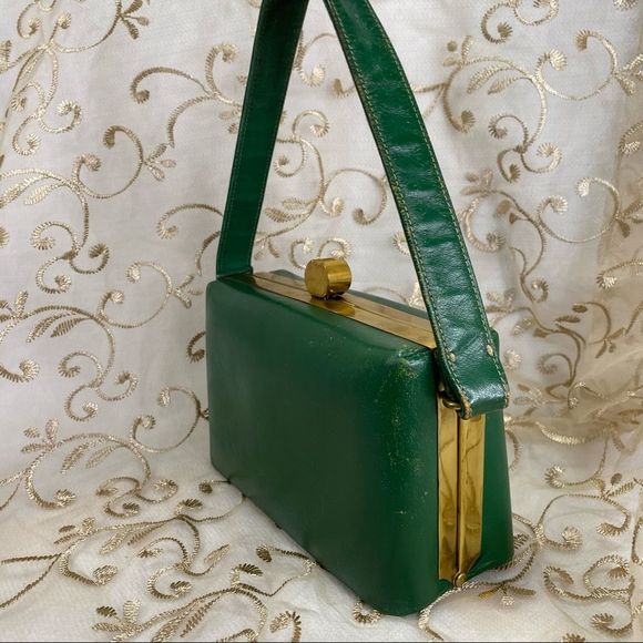 Vintage 1950’s Green Leather Clutch with Gold Accents Styled by Normandic - Picture 3 of 9